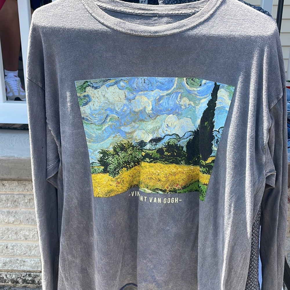 Fifth sun tshirt large